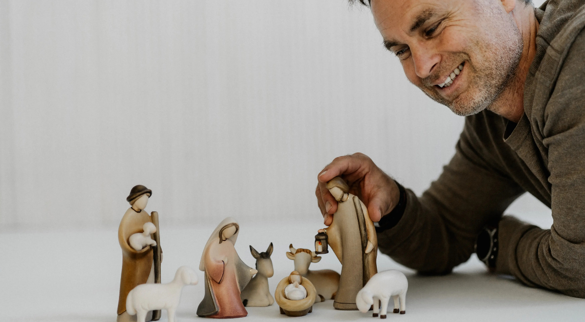 Warum holzgeschnitzte Krippensets im Jahr 2025 so bedeutungsvoll sind